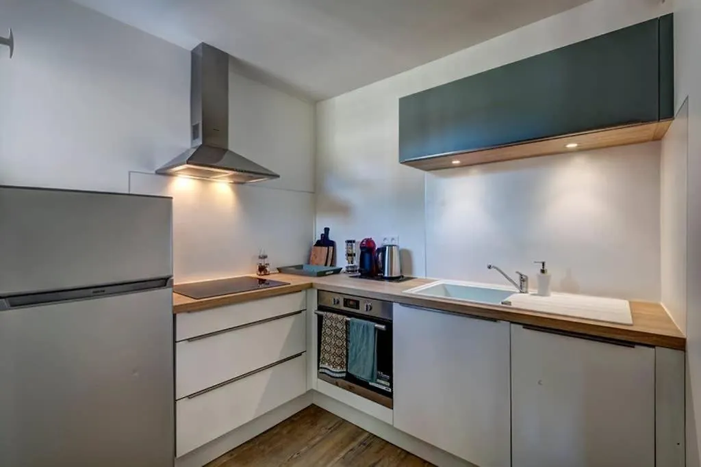 Le Studio 35 - Charme, Parking & Proche Lac Annecy 0*,